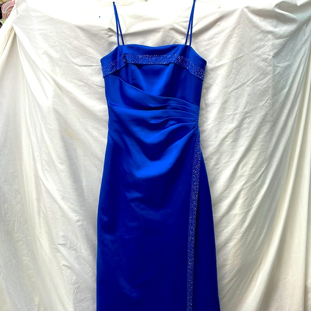 Alexia design satin beaded gathers lined prom gown sz 2